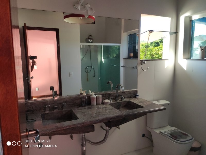 Chácara à venda jardim com 4230m² e 3 quartos por R$ 1.600.000 - 844394331-banheiro-suite.jpg