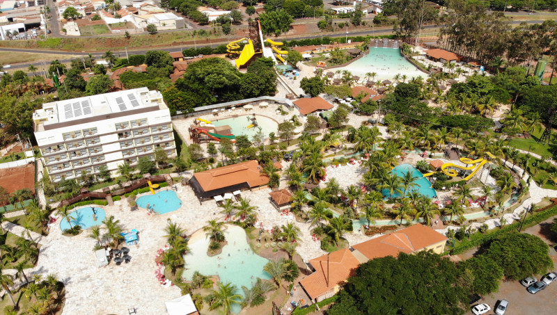 Apartamento à venda América com 99m² e 2 quartos por R$ 50.000 - 1452982956-barretos-country01.jpg