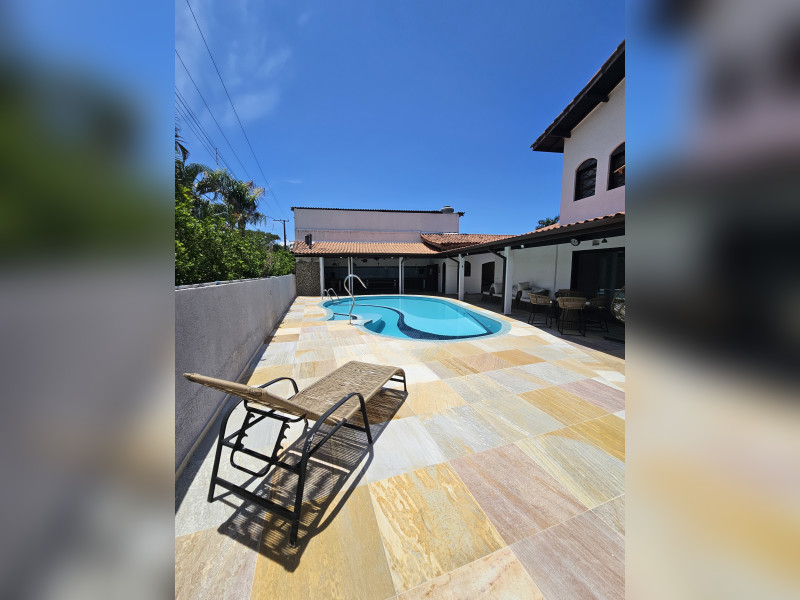 Casa à venda Riviera de São Lourenço com 420m² e 5 quartos por R$ 2.300.000 - 20240210-120650-1-2.jpg