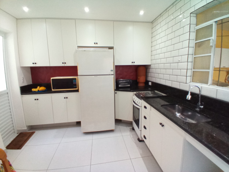 Casa à venda Vila Cavaton com 160m² e 3 quartos por R$ 750.000 - 940808896-2cozinha2.jpg