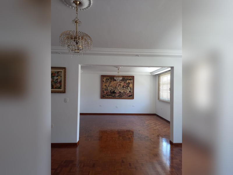 imóvel com 426m² - São Lourenço - Curitiba