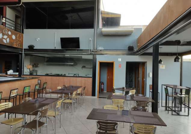 imóvel com 279m²
