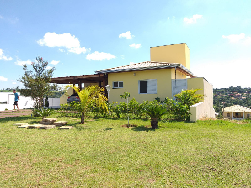Casa à venda Village Araçoiaba com 800m² e 3 quartos por R$ 1.330.000 - 1724949719-foto-casa-outro-angulo.jpeg