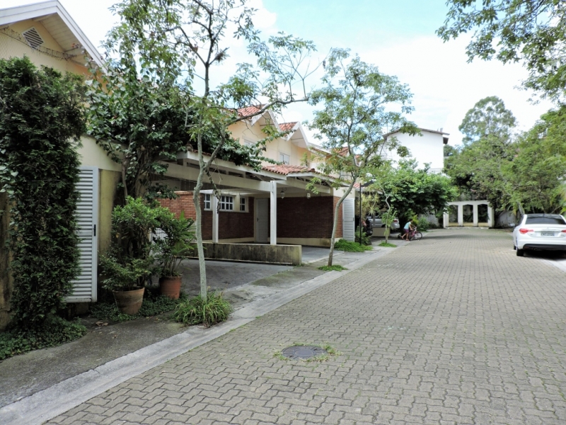 Casa à venda Jardim Dinorah com 156m² e 3 quartos por R$ 620.000 - 1912269941-alameda-interna-1024x768.jpg