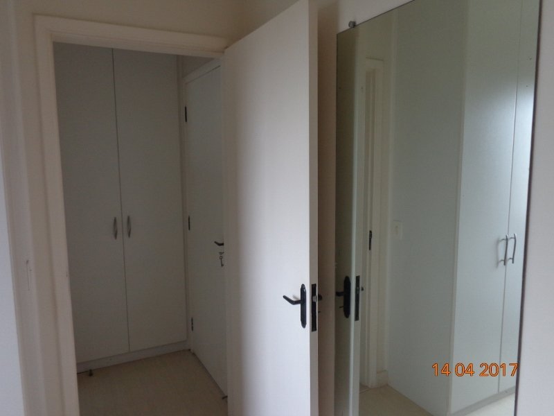 Apartamento à venda Jardim Monte Kemel com 149m² e 3 quartos por R$ 800.000 - 1916290352-14a-armarios-suite-1-800x600.jpg