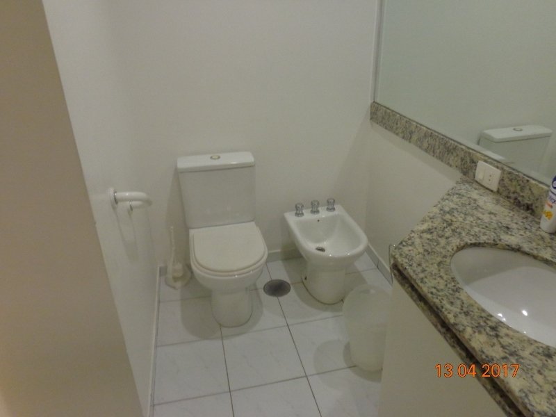 Apartamento à venda Jardim Monte Kemel com 149m² e 3 quartos por R$ 800.000 - 314733825-21-banheiro-suite-2-800x600.jpg