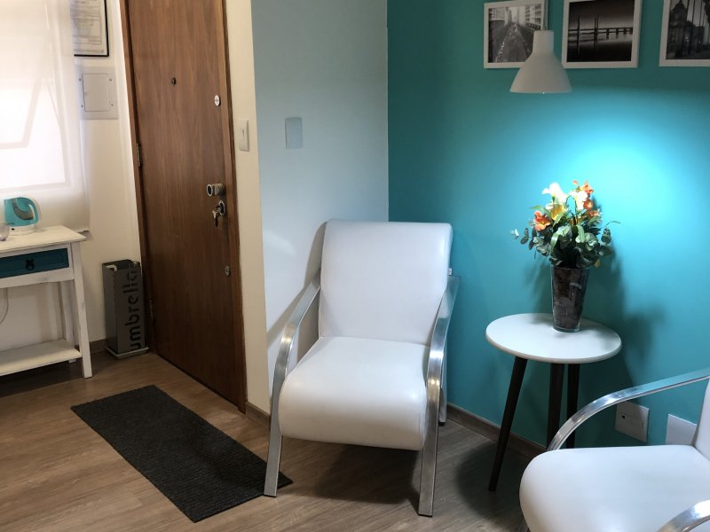 Comercial à venda Menino Deus com 60m² e 1 quarto por R$ 150.000 - 1868776741-2c6d45b3-1726-4097-8912-3362ee2bfa5c.jpeg