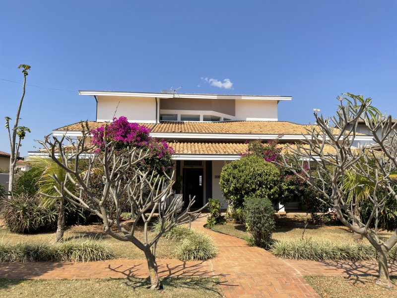 imóvel com 627m² - Dos Ortizes - Valinhos