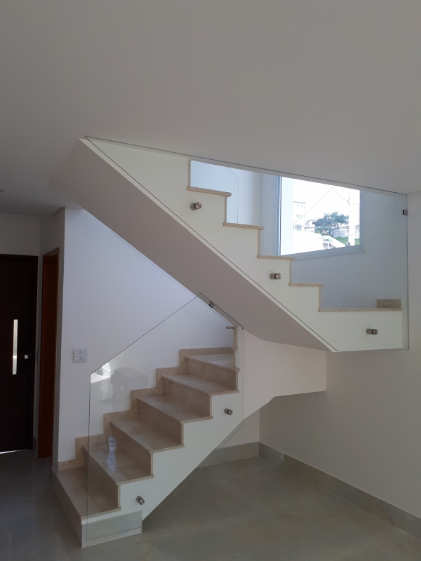 Casa à venda Villas do Jaguari com 125m² e 3 quartos por R$ 965.000 - 1612862054-new-escada.jpg
