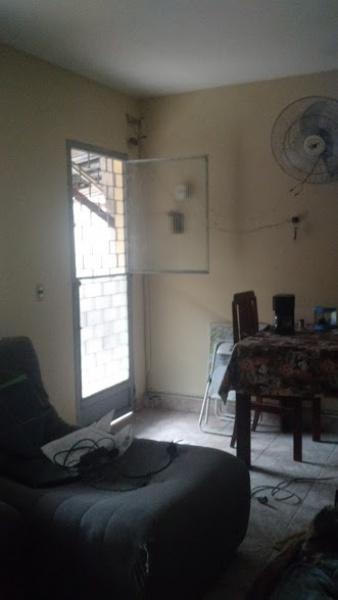 Casa à venda com 200m² e 2 quartos por R$ 180.000 - 1375689197-casa-2.jpg