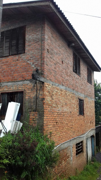 Casa à venda com 250m² e 5 quartos por R$ 80.000 - 1054966707-20171012-161245-resized.jpg