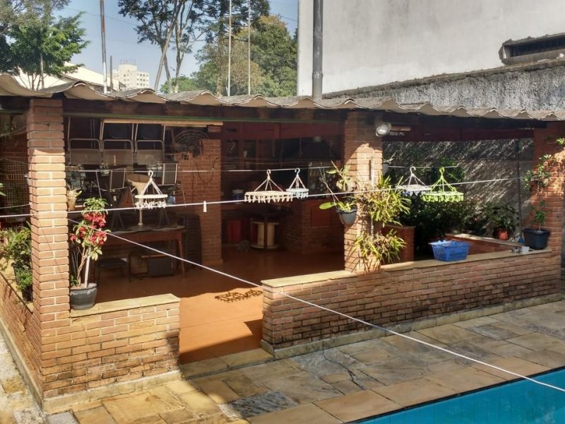 Casa à venda Cidade Vargas com 127m² e 3 quartos por R$ 1.400.000 - 1635785121-casa-fundos.jpg