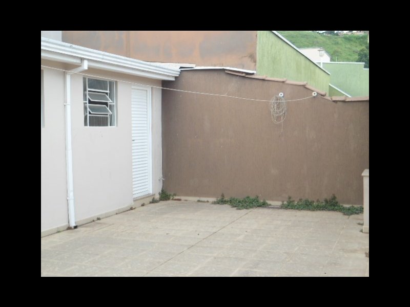 Casa à venda Bairro João Pinheiro com 300m² e 3 quartos por R$ 720.000 - 2090443425-quintal.jpg