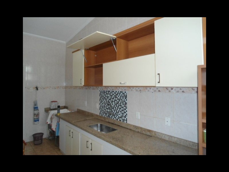Casa à venda Bairro João Pinheiro com 300m² e 3 quartos por R$ 720.000 - 336426240-cozinha.jpg