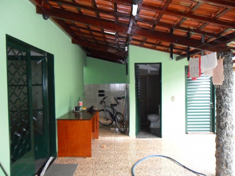 Casa à venda Centro com 400m² e 4 quartos por R$ 360.000 - 1137504561-varanda-com-banheiro-e-deposito.JPG