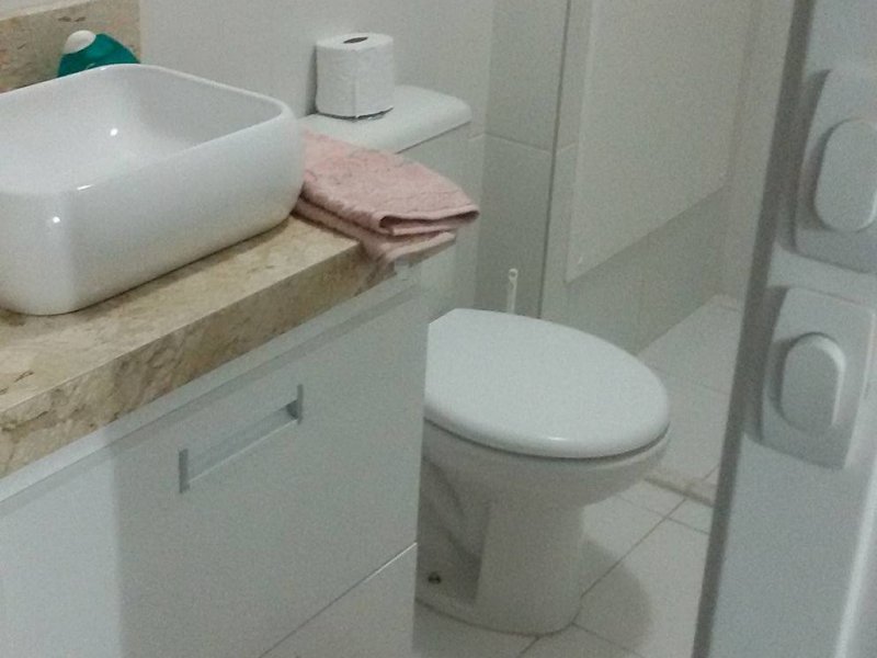 Apartamento à venda Vila Cunha Bueno com 65m² e 2 quartos por R$ 400.000 - 345469747-banheiro-social.jpg