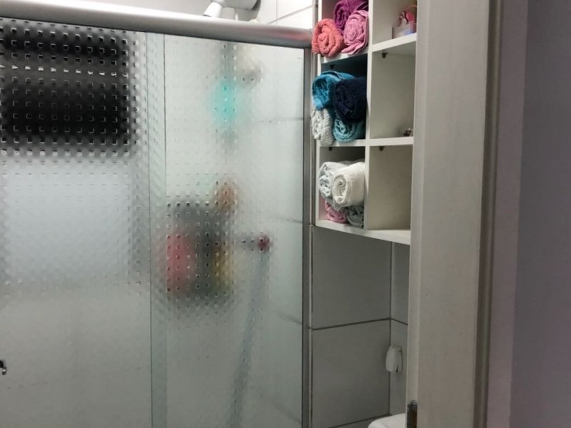 Apartamento à venda Jardim Santo Antônio com 51m² e 2 quartos por R$ 270.000 - 1943423979-wc-2.jpeg