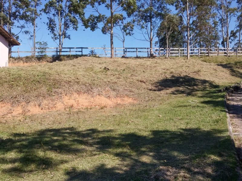imóvel com 407m² - Areias do meio - Governador Celso Ramos