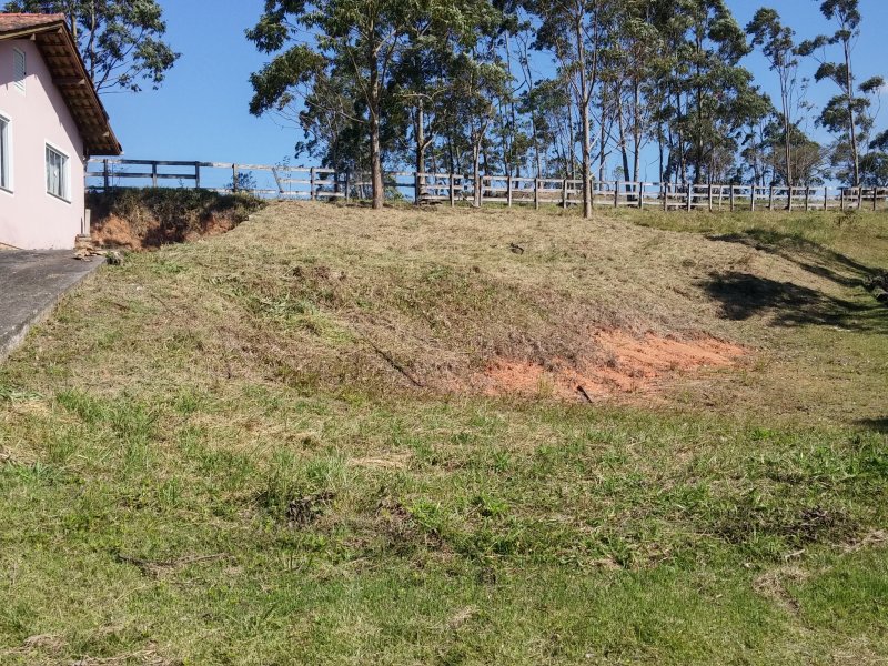 imóvel com 407m² - Areias do meio - Governador Celso Ramos