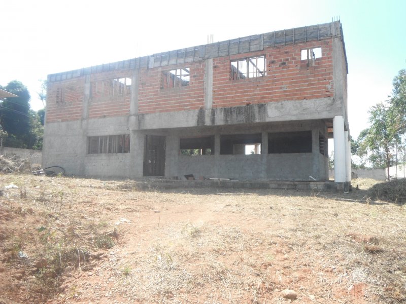 imóvel com 1800m² - Portão - Atibaia