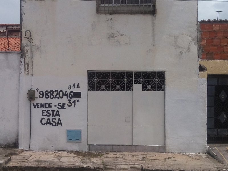 Casa à venda Nova Metrópole com 225m² e 2 quartos por R$ 200.000 - 1235976138-frente-da-casa-0.jpg