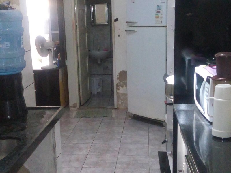 Casa à venda Nova Metrópole com 225m² e 2 quartos por R$ 200.000 - 499122351-cozinha-4.jpg