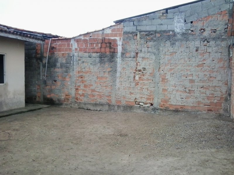 Casa à venda Residencial Pasin com 250m² e 3 quartos por R$ 250.000 - 1699055653-6-fundos.jpg