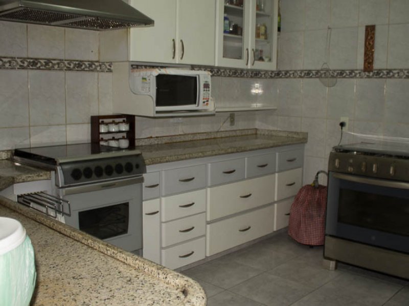 Casa à venda Parque Maria Domitila com 165m² e 3 quartos por R$ 699.000 - 2061646169-cozinha-6.jpg
