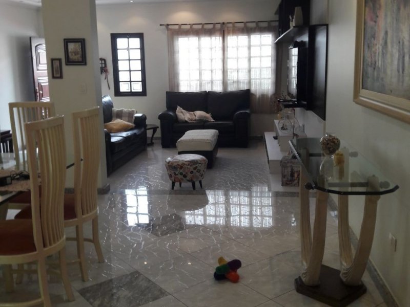 Casa à venda Vila Inglesa com 212m² e 3 quartos por R$ 700.000 - 1684254860-img-20180502-wa0031.jpg
