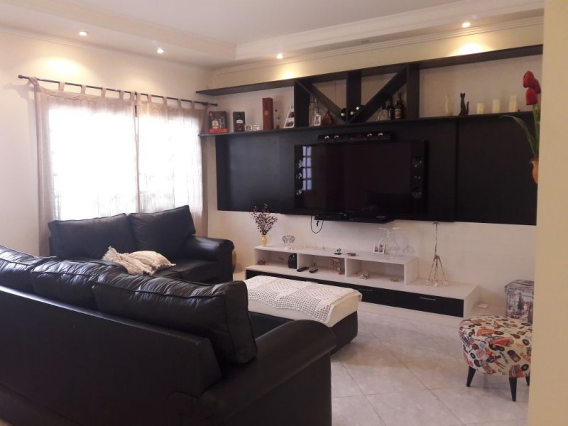 Casa à venda Vila Inglesa com 212m² e 3 quartos por R$ 700.000 - 1696513430-img-20180501-wa0076.jpg