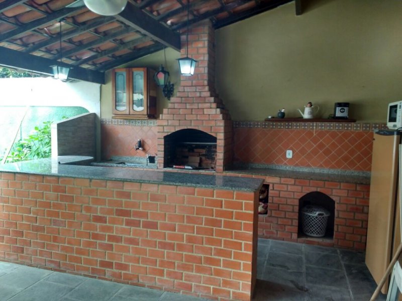 imóvel com 200m² - Trindade - São Gonçalo