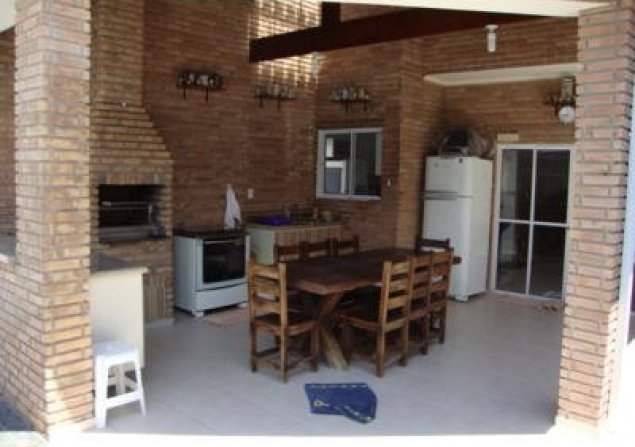 imóvel com 330m²