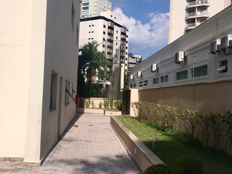 imóvel com 300m² - Vila Alexandria - São Paulo