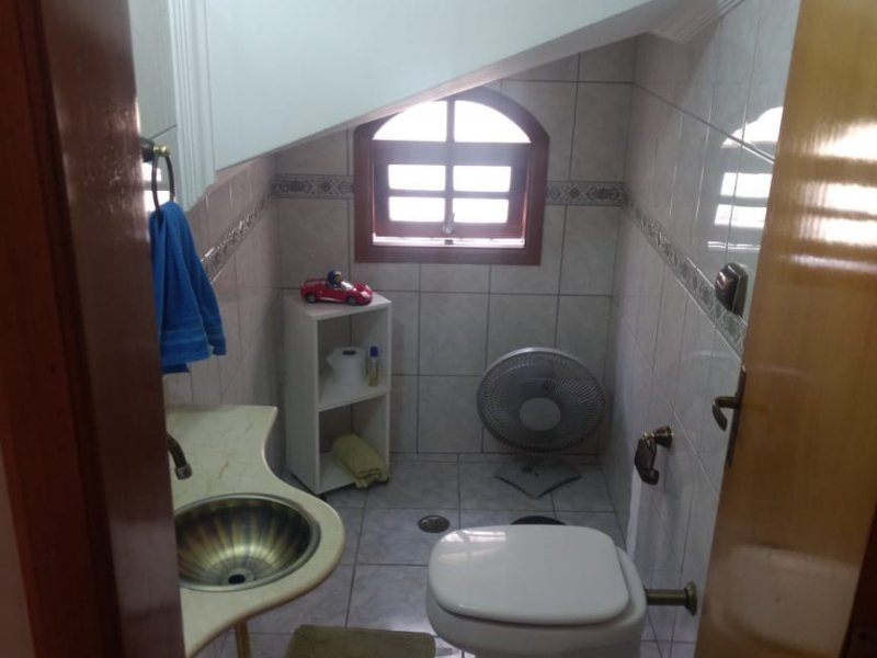 Sobrado à venda Piratininga com 149m² e 2 quartos por R$ 620.000 - 1155665040-banheiro-2.jpeg