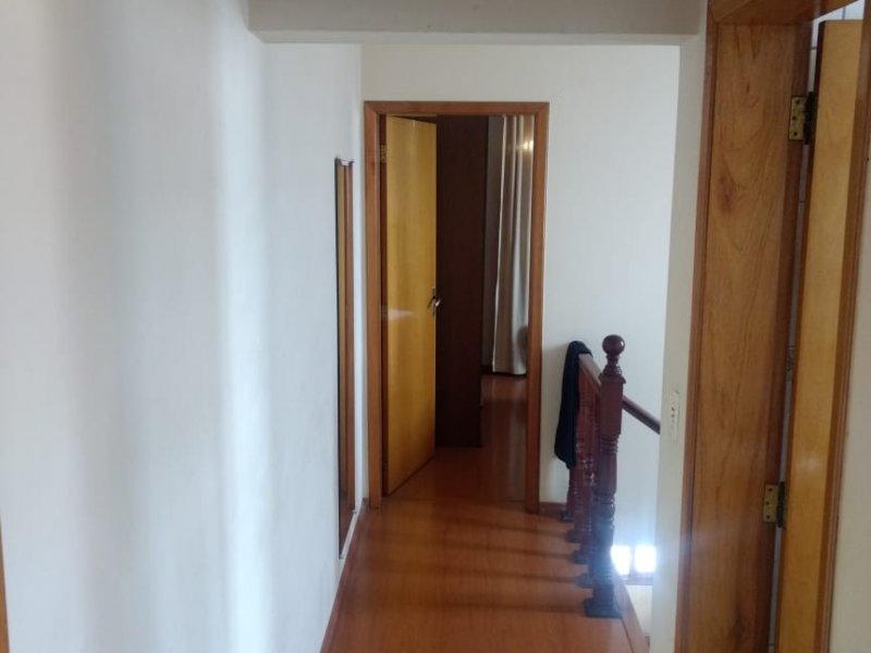 Sobrado à venda Piratininga com 149m² e 2 quartos por R$ 620.000 - 146314377-corredor-2.jpeg