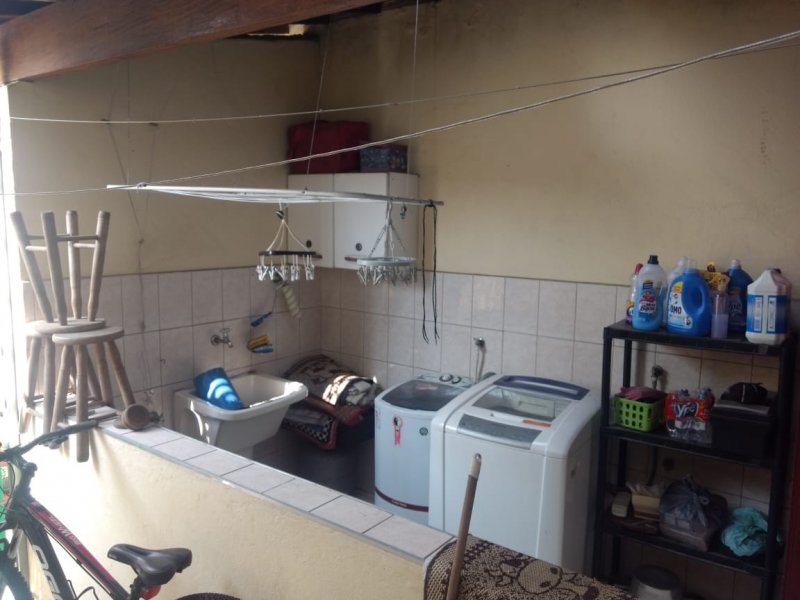 Sobrado à venda Piratininga com 149m² e 2 quartos por R$ 620.000 - 730931906-area-de-servico.jpeg