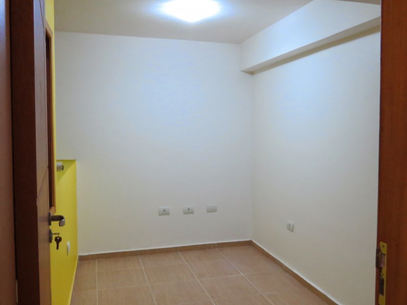 Sobrado à venda Parque Maria Domitila com 200m² e  quartos por R$ 690.000 - 708775484-img-1994.JPG
