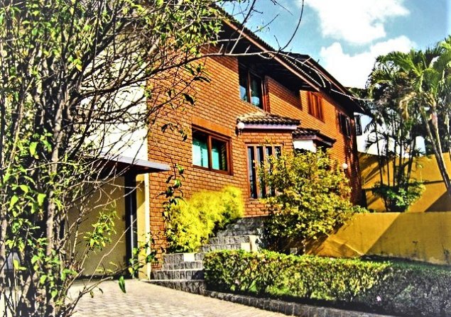 imóvel com 595m²
