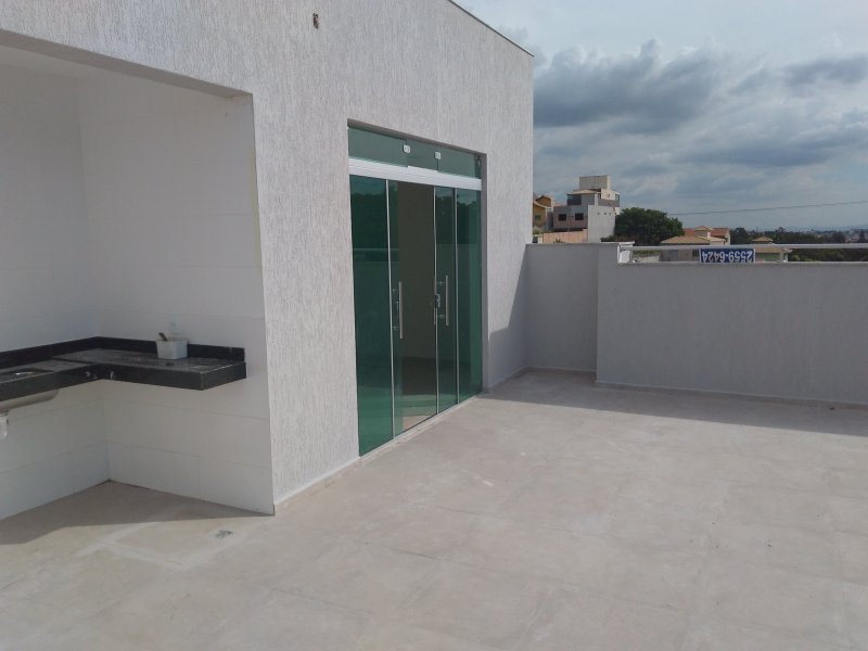 imóvel com 136m² - Lúcio de Abreu - Contagem