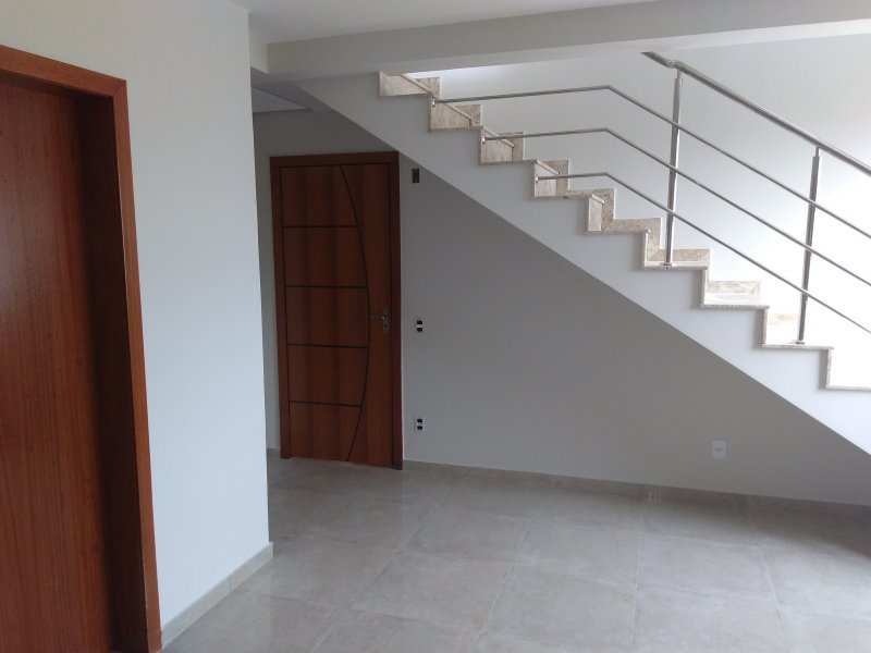 imóvel com 136m² - Lúcio de Abreu - Contagem