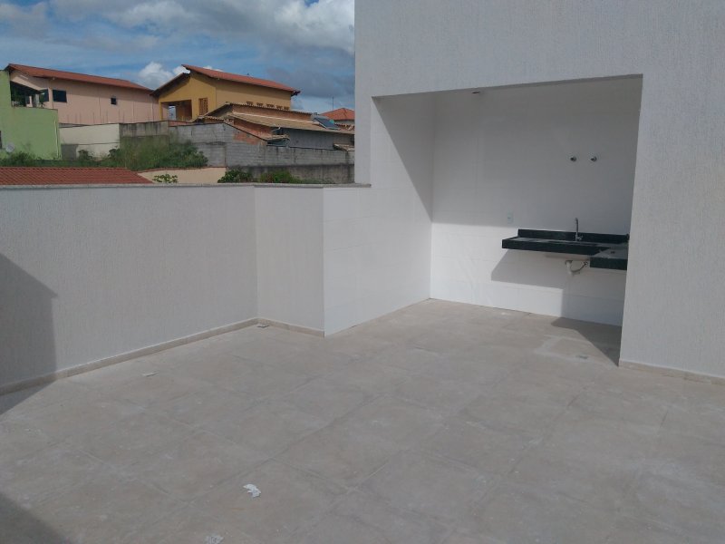 imóvel com 136m² - Lúcio de Abreu - Contagem