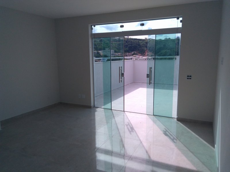 imóvel com 136m² - Lúcio de Abreu - Contagem