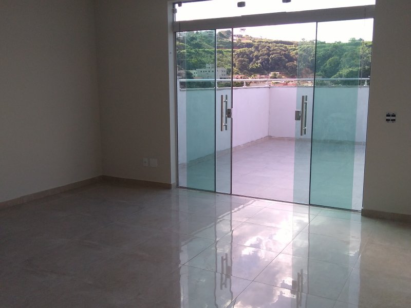 imóvel com 136m² - Lúcio de Abreu - Contagem