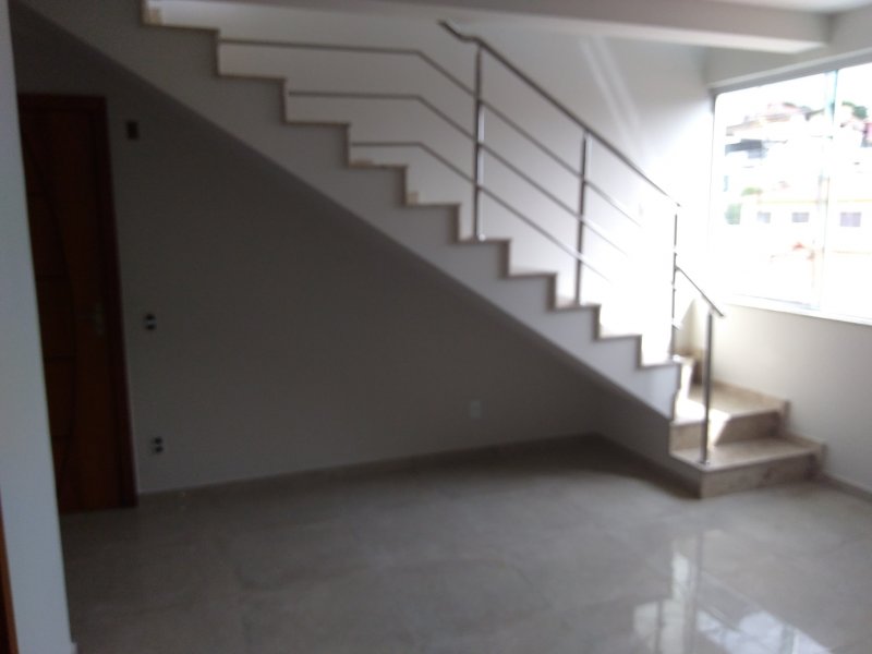 imóvel com 136m² - Lúcio de Abreu - Contagem