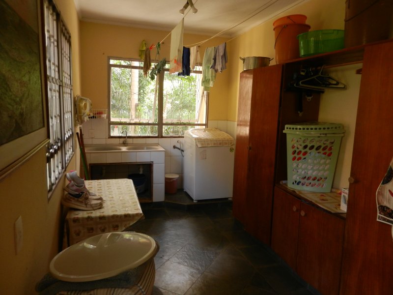 Casa à venda Paisagem Renoir com 603m² e 4 quartos por R$ 1.850.000 - 1138251054-lavanderia.JPG