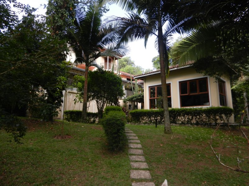 Casa à venda Paisagem Renoir com 603m² e 4 quartos por R$ 1.850.000 - 240780806-quintal2.JPG