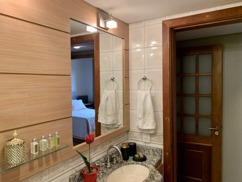 Apartamento à venda Passo da Areia com 75m² e 2 quartos por R$ 989.000 - img-5405.JPEG