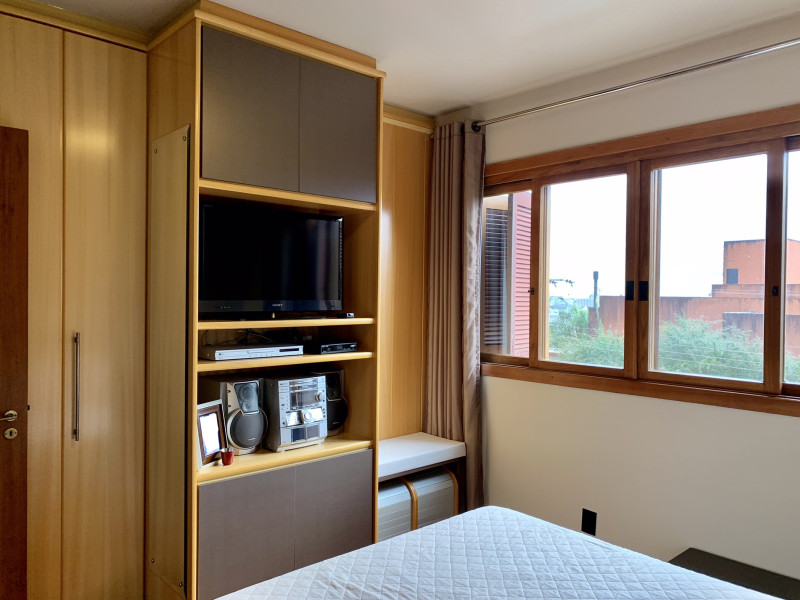 Apartamento à venda Passo da Areia com 75m² e 2 quartos por R$ 989.000 - img-5407.JPEG