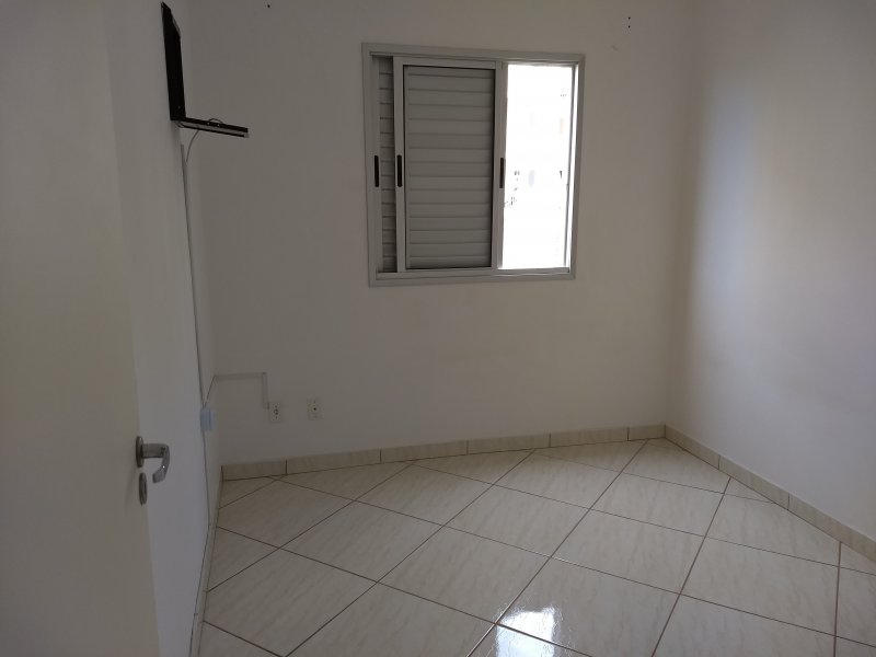 Apartamento à venda Jd Lizandra com 50m² e 2 quartos por R$ 200.000 - 1874506118-img-20180625-100002292.jpg