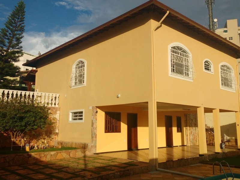 imóvel com 549m² - Sta Mônica - Belo Horizonte